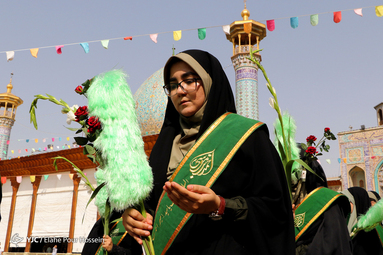گلباران حرم شاه چراغ در روز میلاد حضرت معصومه(ع)