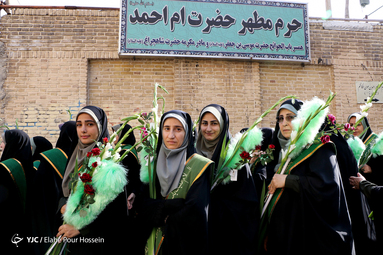 گلباران حرم شاه چراغ در روز میلاد حضرت معصومه(ع)