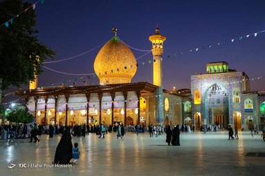 غبارروبی حرم مطهر شاهچراغ (ع)