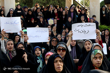 اجتماع بزرگ مدافعان حریم خانواده در شیراز