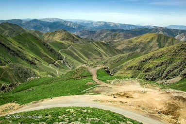 نمایی از طبیعت اورامانات و رشته کوه زاگرس
