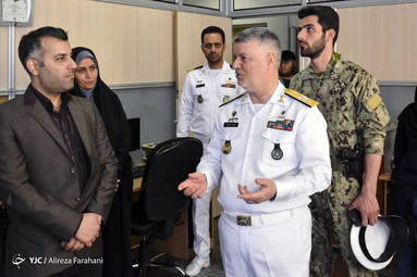 بازدید امیر دریادار حسین خانزادی فرمانده نیروی دریایی ارتش از باشگاه خبرنگاران جوان