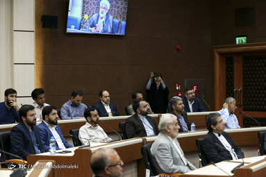 دوشنبه های گام دوم انقلاب