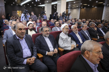 حیدر مصلحی وزیر اسبق اطلاعات و غلامحسین اسماعیلی سخنگوی قوه قضائیه در 
آیین تکریم و معارفه رییس کمیته امداد امام خمینی(ره)