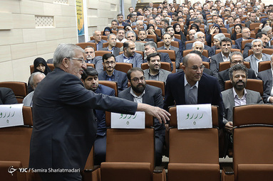 محمد سعیدی کیا رئیس سابق بنیاد مستضعفان در آیین تکریم و معارفه رییس بنیاد مستضعفان