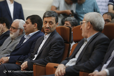 محمد سعیدی کیا رئیس سابق بنیاد مستضعفان، پرویز فتاح رئیس جدید بنیاد مستضعفان در آیین تکریم و معارفه رییس بنیاد مستضعفان