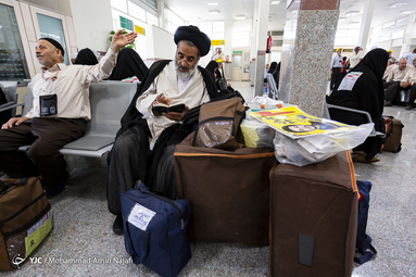 اعزام زائران بیت‌الله‌الحرام از فرودگاه همدان