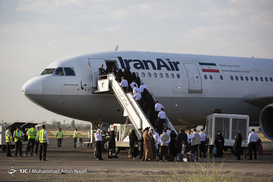 اعزام زائران بیت‌الله‌الحرام از فرودگاه همدان