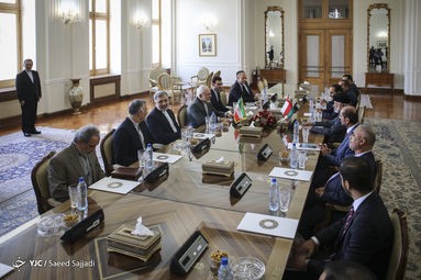 دیدار وزیر امور خارجه عمان با ظریف