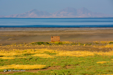 مسافران تابستانی در چیچست؛ دریای آب شور چیچست همان نام کهن و باستانی دریاچه ارومیه یا دریاچه کبودان در شهر ارومیه است