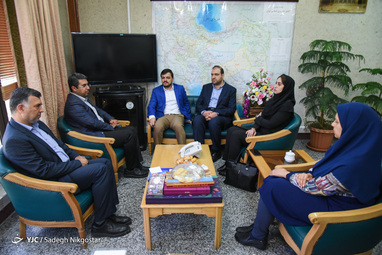 بازدید سید محسن حکیم از باشگاه خبرنگاران جوان