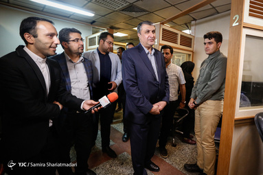 بازدید وزیر راه وشهرسازی از باشگاه خبرنگاران جوان