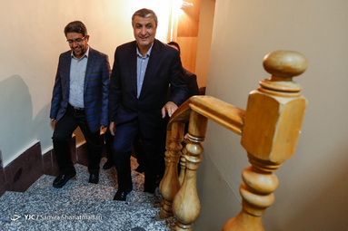 بازدید وزیر راه وشهرسازی از باشگاه خبرنگاران جوان