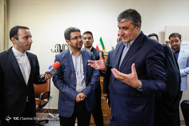 بازدید وزیر راه وشهرسازی از باشگاه خبرنگاران جوان
