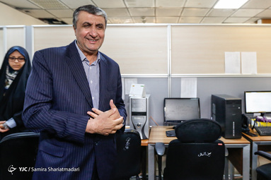 بازدید وزیر راه وشهرسازی از باشگاه خبرنگاران جوان