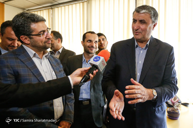 بازدید وزیر راه وشهرسازی از باشگاه خبرنگاران جوان