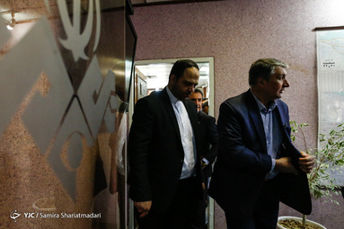 بازدید وزیر راه وشهرسازی از باشگاه خبرنگاران جوان