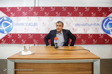 بازدید وزیر راه وشهرسازی از باشگاه خبرنگاران جوان