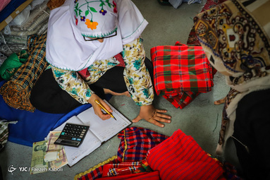 کارچاله نوعی از پارچه بافی سنتی و هنر دست زنان روستای «بالاجاده» از توابع کردکوی استان گلستان است.