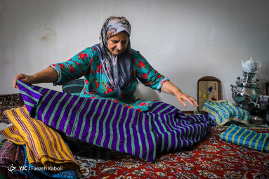 کارچاله نوعی از پارچه بافی سنتی و هنر دست زنان روستای «بالاجاده» از توابع کردکوی استان گلستان است.