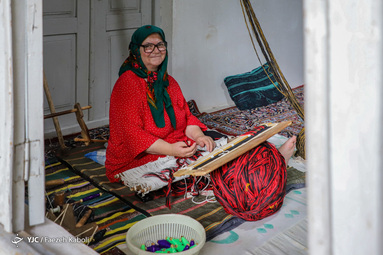 کارچاله نوعی از پارچه بافی سنتی و هنر دست زنان روستای «بالاجاده» از توابع کردکوی استان گلستان است.