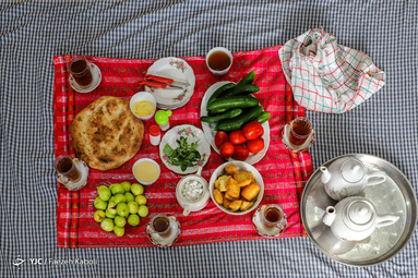 کارچاله نوعی از پارچه بافی سنتی و هنر دست زنان روستای «بالاجاده» از توابع کردکوی استان گلستان است.