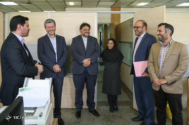 بازدید کاظم پالیزدار مشاور معاون اول رئیس‌جمهور از باشگاه خبرنگاران جوان