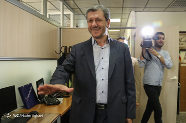 بازدید کاظم پالیزدار مشاور معاون اول رئیس‌جمهور از باشگاه خبرنگاران جوان