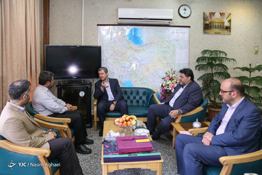 بازدید کاظم پالیزدار مشاور معاون اول رئیس‌جمهور از باشگاه خبرنگاران جوان