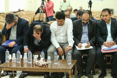 نخستین جلسه دادگاه رسیدگی به اتهامات تعدادی از متهمان و اخلالگران عمده در نظام تولیدی کشور از طریق خرید و فروش مواد اولیه پتروشیمی در بازار آزاد