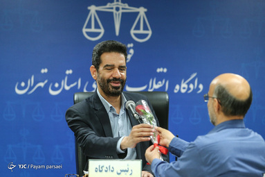 نخستین جلسه دادگاه رسیدگی به اتهامات تعدادی از متهمان و اخلالگران عمده در نظام تولیدی کشور از طریق خرید و فروش مواد اولیه پتروشیمی در بازار آزاد
