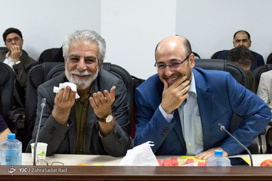 شهرام گیل آبادی رئیس خانه تئاتر و منوچهر شاهسواری رئیس خانه سینما در مراسم افتتاح شورای حل اختلاف تهران ویژه فرهنگ، رسانه و هنر