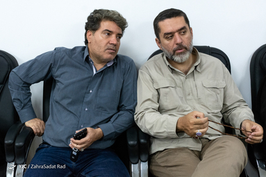 سید محمود رضوی تهییه کننده و مسعود اطیابی کارگردان سینما در مراسم افتتاح شورای حل اختلاف تهران ویژه فرهنگ، رسانه و هنر