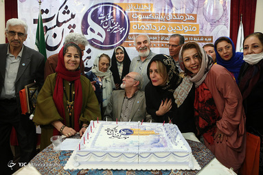 تجلیل از متولدین پیشکسوت مرداد ماه