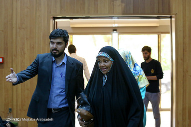 تجلیل از خبرنگار انقلابی