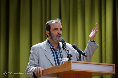 تجلیل از خبرنگار انقلابی