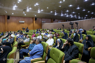 تجلیل از خبرنگار انقلابی