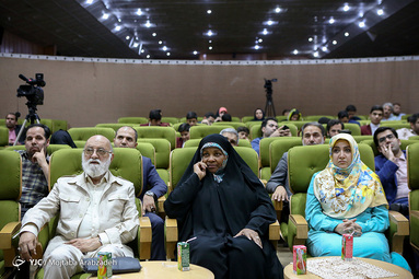 تجلیل از خبرنگار انقلابی