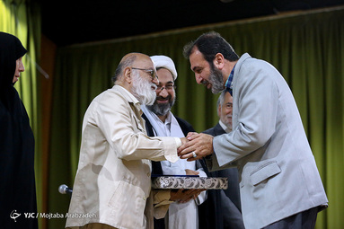 تجلیل از خبرنگار انقلابی