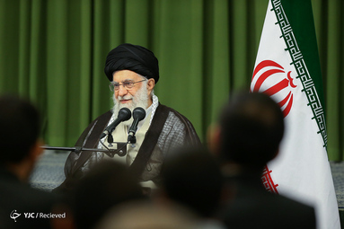 دیدار مدال‌آوران المپیادها و اعضای تیم ملی والیبال با رهبر معظم انقلاب