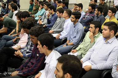 دیدار مدال‌آوران المپیادها و اعضای تیم ملی والیبال با رهبر معظم انقلاب