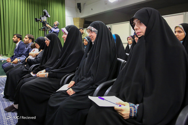 دیدار مدال‌آوران المپیادها و اعضای تیم ملی والیبال با رهبر معظم انقلاب