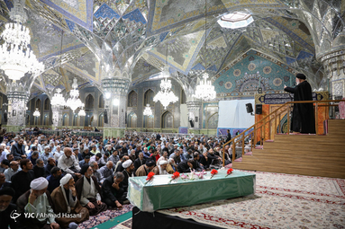 تشییع پیکر مطهر شهید مدافع حرم «سید ناظرحسین موسوی» در حرم حضرت علی ابن موسی الرضا (ع)