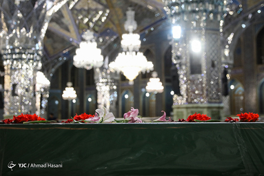 تشییع پیکر مطهر شهید مدافع حرم «سید ناظرحسین موسوی» در حرم حضرت علی ابن موسی الرضا (ع)