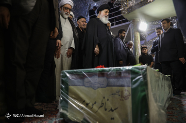 تشییع پیکر مطهر شهید مدافع حرم «سید ناظرحسین موسوی» در حرم حضرت علی ابن موسی الرضا (ع)