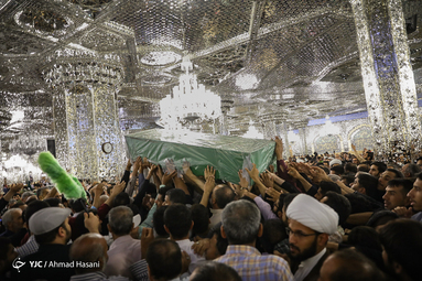 تشییع پیکر مطهر شهید مدافع حرم «سید ناظرحسین موسوی» در حرم حضرت علی ابن موسی الرضا (ع)