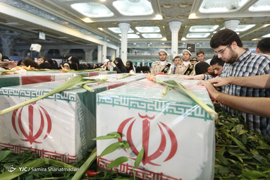 مراسم دعای پرفیض عرفه در مصلی امام خمینی(ره) در جوار شهدای گمنام
