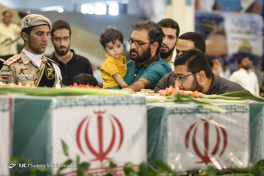 مراسم دعای پرفیض عرفه در مصلی امام خمینی(ره) در جوار شهدای گمنام