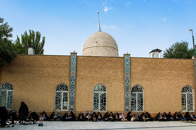 مراسم پرفیض دعای عرفه در مقبره قیدار نبی در شهرستان خدابنده استان زنجان
