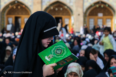 مراسم پرفیض دعای عرفه در امام زاده حسین (ع) قزوین